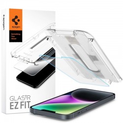 Tvrzené sklo 9H Spigen Glas.tR EZ FIT pro iPhone 13 / 13 Pro / 14 / 16e